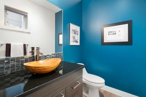 3542 7 Avenue Sw, Calgary, AB - Indoor Photo Showing Bathroom