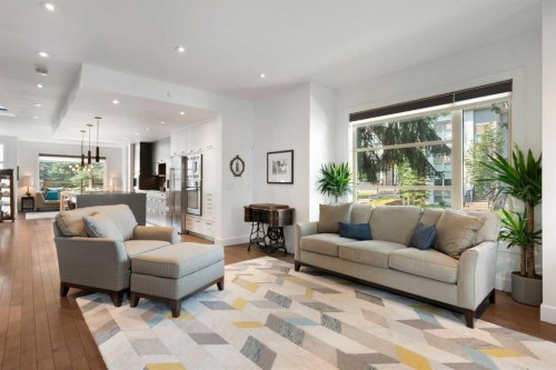 3542 7 Avenue Sw, Calgary, AB - Indoor Photo Showing Living Room
