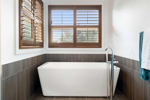 3542 7 Avenue Sw, Calgary, AB - Indoor Photo Showing Laundry Room
