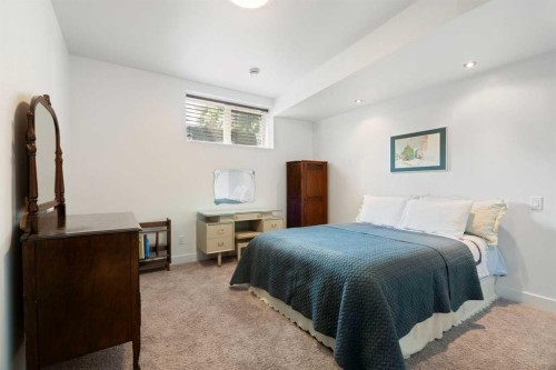 3542 7 Avenue Sw, Calgary, AB - Indoor Photo Showing Bedroom