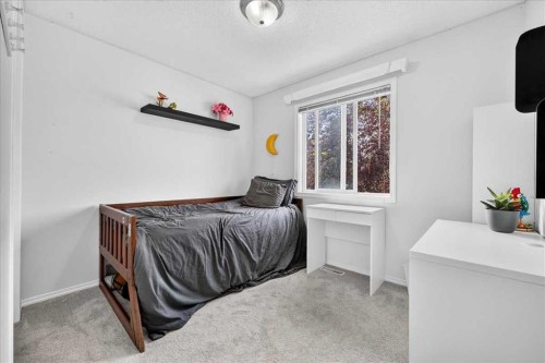 155 Tarington Green Ne, Calgary, AB - Indoor Photo Showing Bedroom