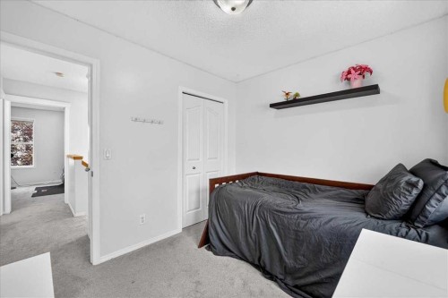 155 Tarington Green Ne, Calgary, AB - Indoor Photo Showing Bedroom