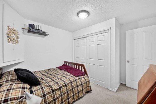 155 Tarington Green Ne, Calgary, AB - Indoor Photo Showing Bedroom