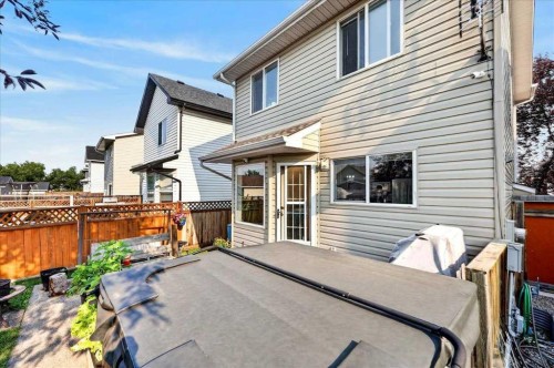 155 Tarington Green Ne, Calgary, AB - Outdoor