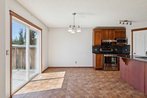 172 Kincora Drive Nw, Calgary, AB - Indoor Photo Showing Kitchen