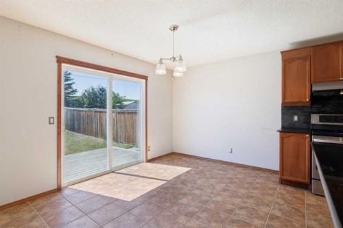 172 Kincora Drive Nw, Calgary, AB - Indoor Photo Showing Kitchen