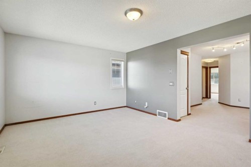 172 Kincora Drive Nw, Calgary, AB - Indoor Photo Showing Other Room