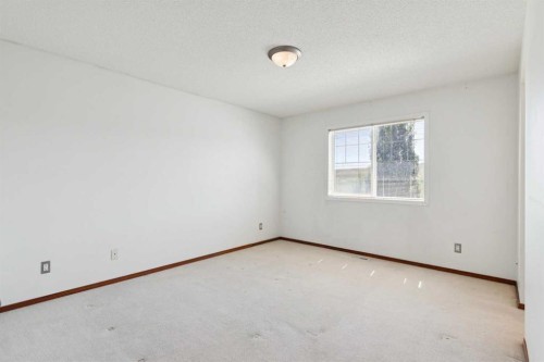 172 Kincora Drive Nw, Calgary, AB - Indoor Photo Showing Other Room
