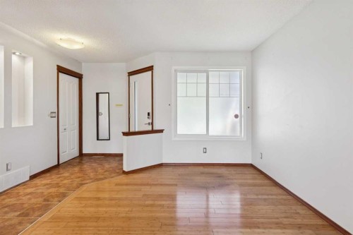 172 Kincora Drive Nw, Calgary, AB - Indoor Photo Showing Other Room