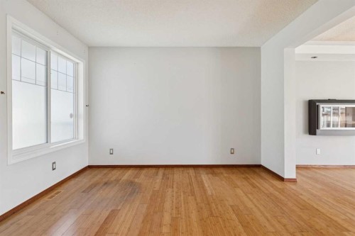 172 Kincora Drive Nw, Calgary, AB - Indoor Photo Showing Other Room