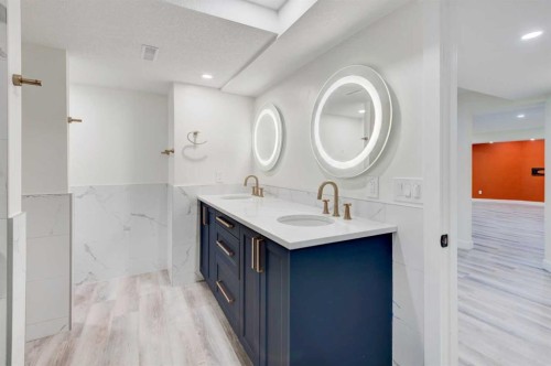 47 Christie Park Terrace Sw, Calgary, AB - Indoor Photo Showing Bathroom