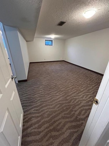 511 40 Street Ne, Calgary, AB 