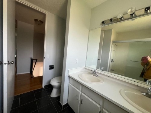 511 40 Street Ne, Calgary, AB 