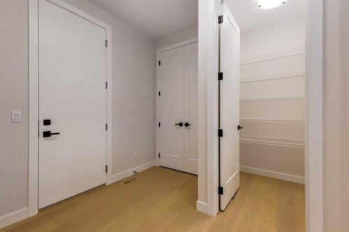 15 Alpine Green Sw, Calgary, AB - Indoor Photo Showing Other Room