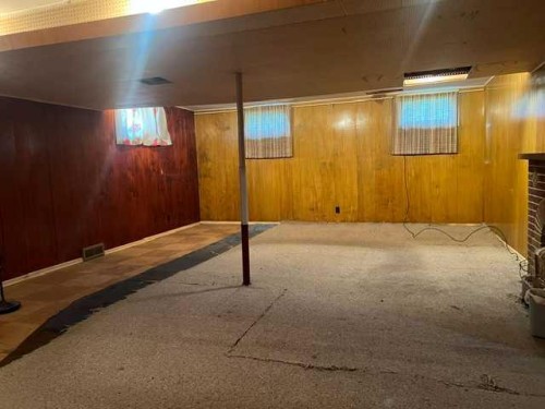 836 69 Avenue Sw, Calgary, AB - Indoor