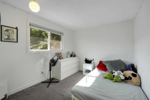 6507 Rundlehorn Drive Ne, Calgary, AB - Indoor Photo Showing Bedroom