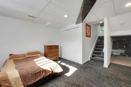 6507 Rundlehorn Drive Ne, Calgary, AB - Indoor Photo Showing Bedroom