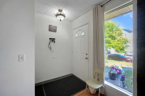 6507 Rundlehorn Drive Ne, Calgary, AB - Indoor Photo Showing Other Room