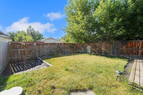 6507 Rundlehorn Drive Ne, Calgary, AB - Outdoor With Backyard