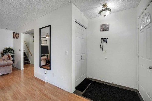 6507 Rundlehorn Drive Ne, Calgary, AB - Indoor Photo Showing Other Room