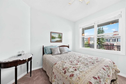210-78 Prestwick Gardens Se, Calgary, AB - Indoor Photo Showing Bedroom