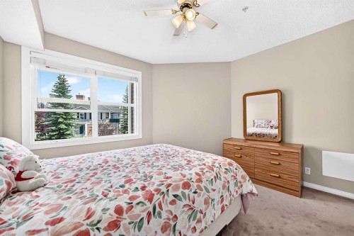 210-78 Prestwick Gardens Se, Calgary, AB - Indoor Photo Showing Bedroom