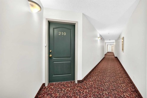 210-78 Prestwick Gardens Se, Calgary, AB - Indoor Photo Showing Other Room