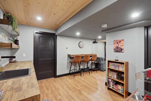 161 Douglasbank Way Se, Calgary, AB - Indoor