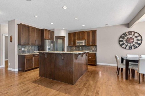 159 Sherwood Crescent Nw, Calgary, AB - Indoor Photo Showing Kitchen