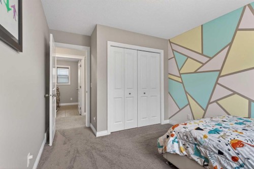 159 Sherwood Crescent Nw, Calgary, AB - Indoor Photo Showing Bedroom