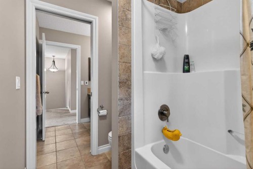 159 Sherwood Crescent Nw, Calgary, AB - Indoor Photo Showing Bathroom