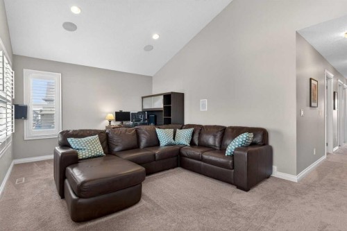 159 Sherwood Crescent Nw, Calgary, AB - Indoor Photo Showing Living Room