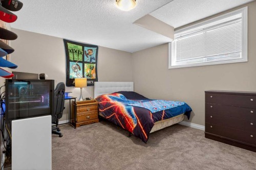 159 Sherwood Crescent Nw, Calgary, AB - Indoor Photo Showing Bedroom