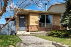 171 Erin Mount Place SE Calgary, AB T2B 2T3