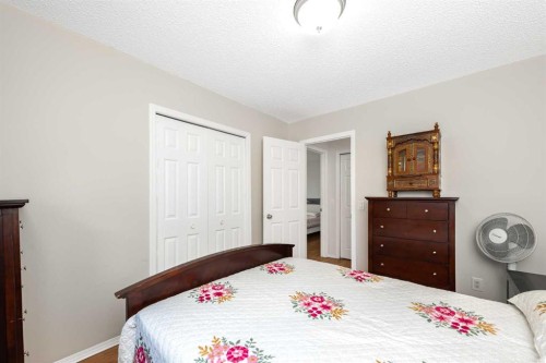 210 Taracove Landing Ne, Calgary, AB - Indoor Photo Showing Bedroom