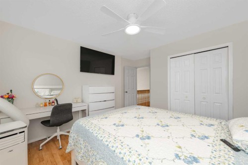 210 Taracove Landing Ne, Calgary, AB - Indoor Photo Showing Bedroom