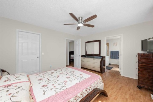 210 Taracove Landing Ne, Calgary, AB - Indoor Photo Showing Bedroom