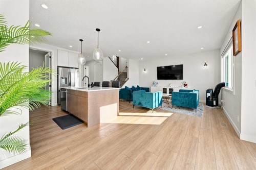 303 Cornerbrook Drive Ne, Calgary, AB - Indoor