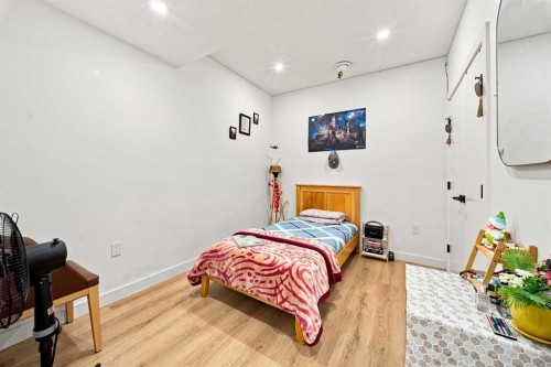 303 Cornerbrook Drive Ne, Calgary, AB - Indoor Photo Showing Bedroom
