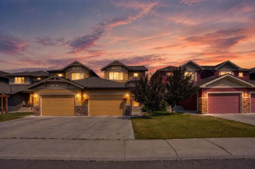 250 Canals Close SW Airdrie, AB T4B 0S4