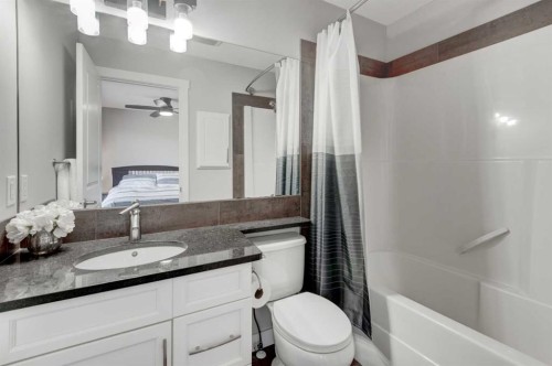 24 Aspen Hills Common Sw, Calgary, AB - Indoor Photo Showing Bathroom