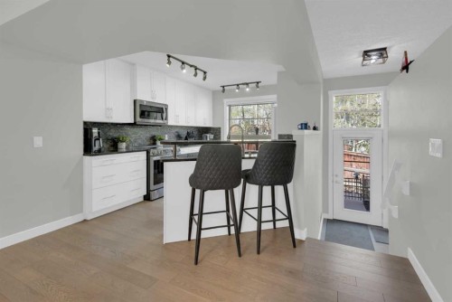 24 Aspen Hills Common Sw, Calgary, AB - Indoor Photo Showing Kitchen