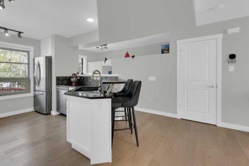 24 Aspen Hills Common Sw, Calgary, AB - Indoor Photo Showing Kitchen