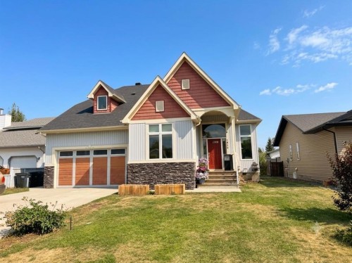 1016 2 Street NE Sundre, AB T0M 1X0