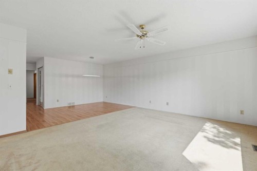 30 Sandarac Circle Nw, Calgary, AB - Indoor Photo Showing Other Room