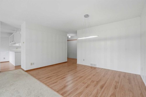30 Sandarac Circle Nw, Calgary, AB - Indoor Photo Showing Other Room