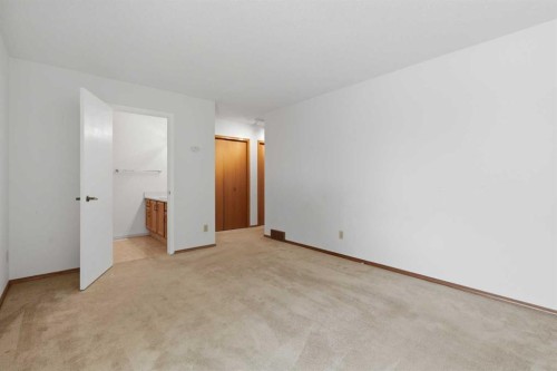 30 Sandarac Circle Nw, Calgary, AB - Indoor Photo Showing Other Room