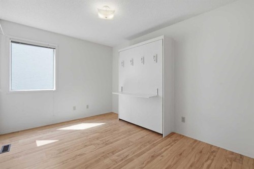 30 Sandarac Circle Nw, Calgary, AB - Indoor Photo Showing Other Room