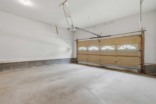 30 Sandarac Circle Nw, Calgary, AB - Indoor Photo Showing Garage