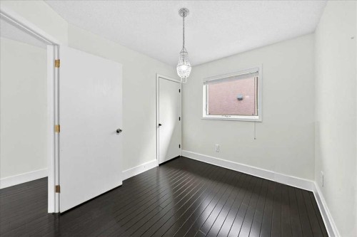 98 Hampstead Circle Nw, Calgary, AB - Indoor Photo Showing Other Room